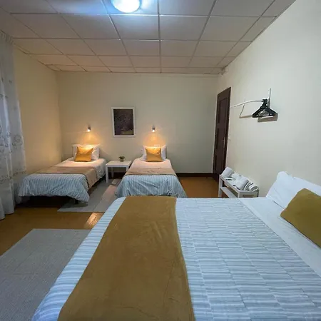 Oda ve Kahvaltı Real